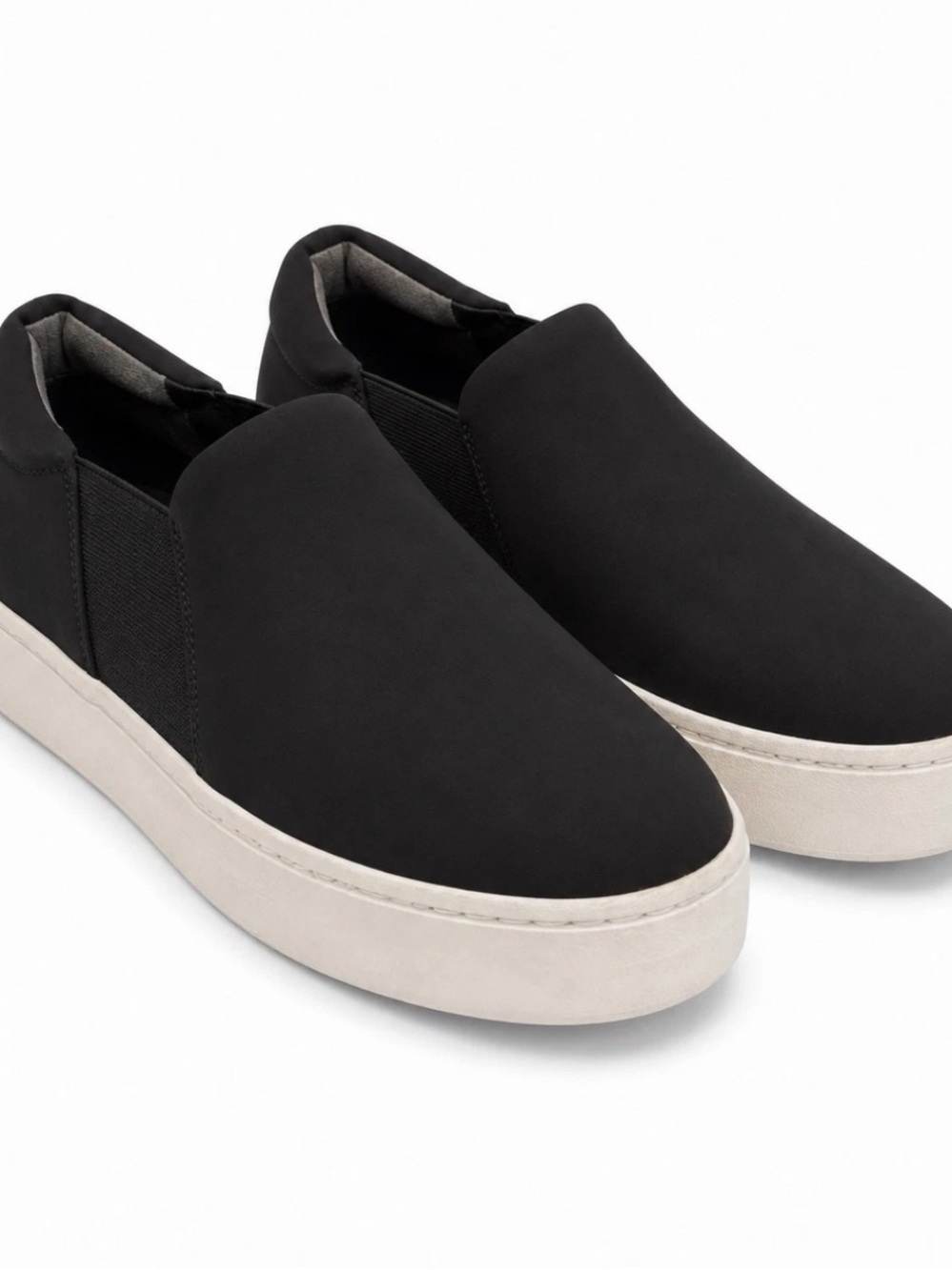 Vince Slip-On Sneakers in Black with Cream Sole | Size 6